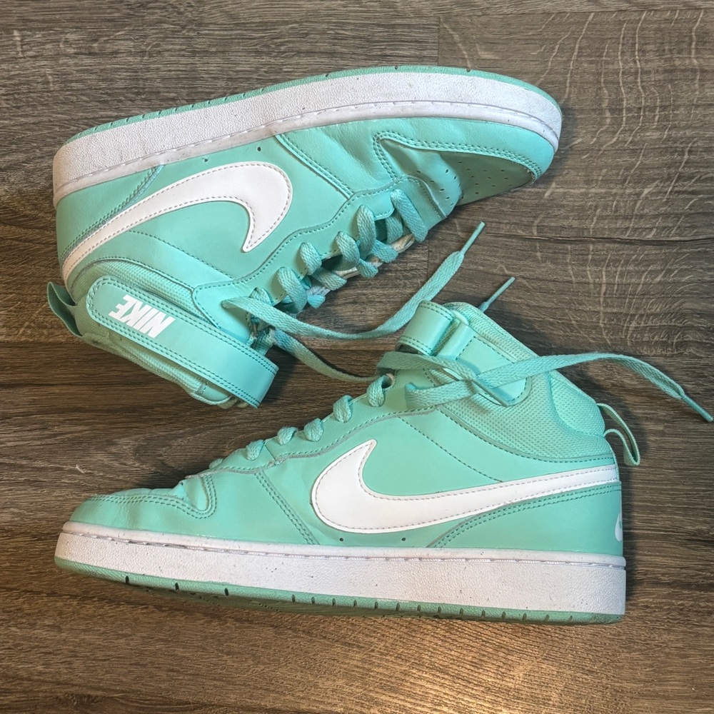 Nike Teal and White Sneakers Hi-Top - Picture 2 of 9